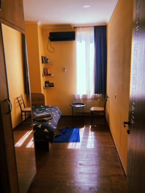 Home Away Home In Heart Of Тбілісі Екстер'єр фото