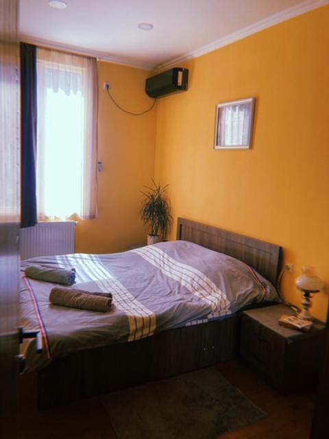 Home Away Home In Heart Of Тбілісі Екстер'єр фото